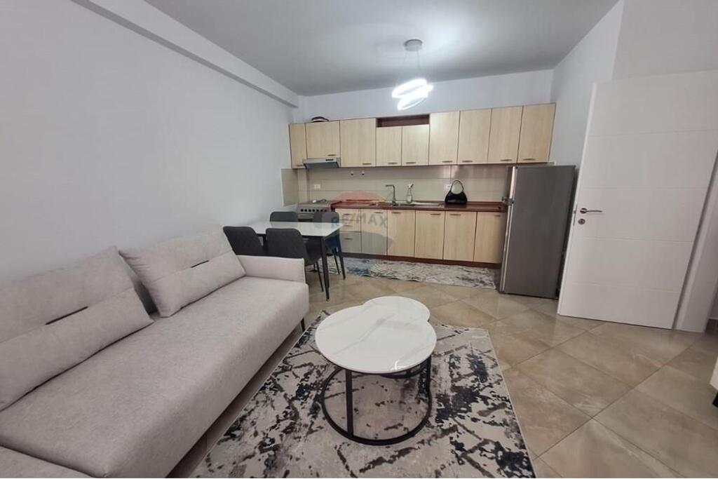Apartament 2+1 me qera Rr.Barrikadave
