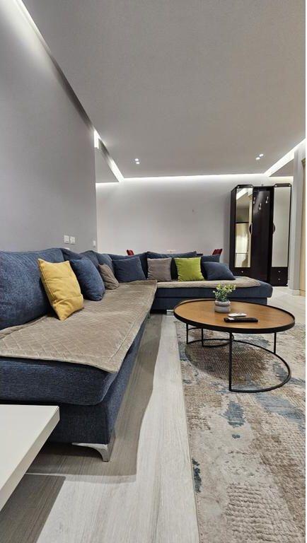 Centro di Tirana!📍 Via Barrikadave! Appartamento 2+1+2 + Posto Auto in Vendita!