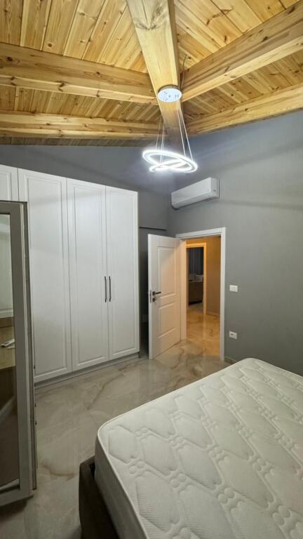 !!!SUPER SHTEPI ME QERA NE FARK!!!