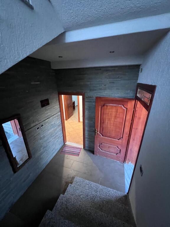 2+1, casa privata, a Marin Barleti a Selite, 450 euro