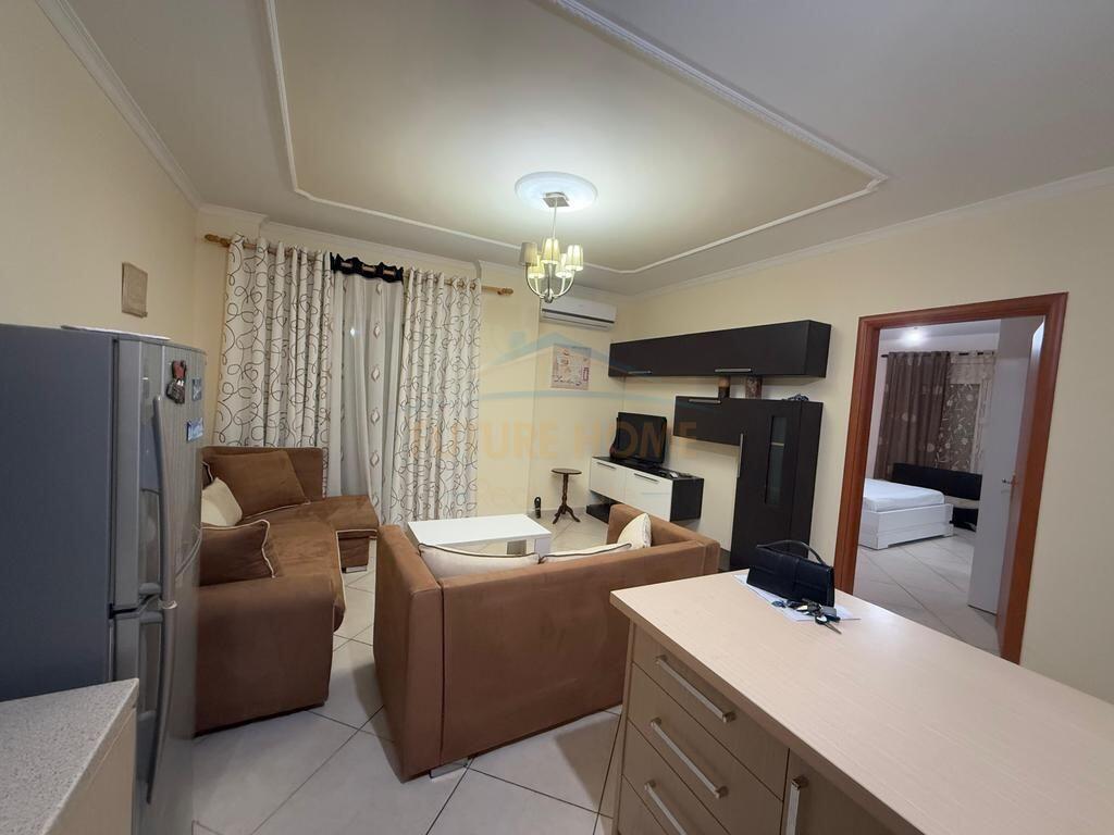 Qera, Apartament 1+1+ Post Parkimi, Kodra e Diellit, Tiranë