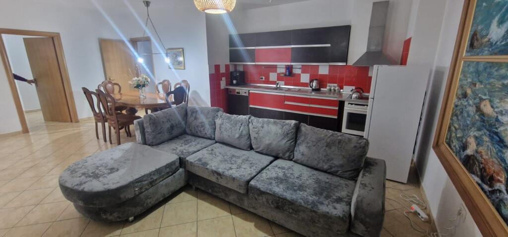 Appartamento 2+1+2 bagni in affitto a 21 Dhjetori