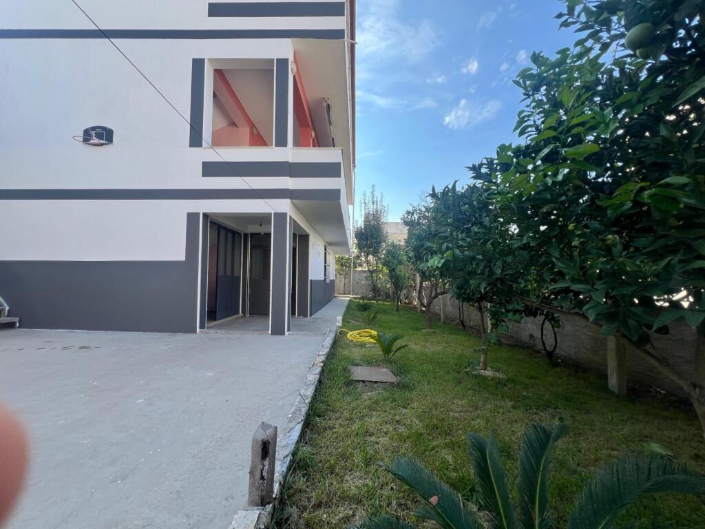 SHITET VILË 3-KATËSHE NË ARAPAJ – PAMJE NGA DETI