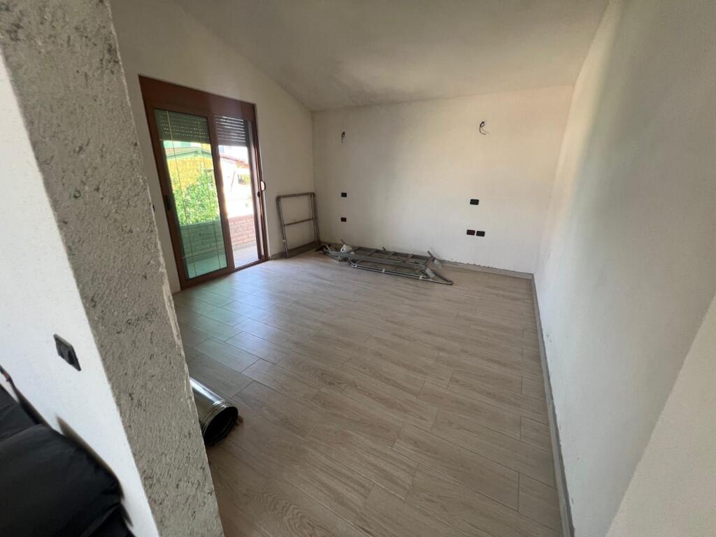 SHITET VILË 3-KATËSHE NË ARAPAJ – PAMJE NGA DETI