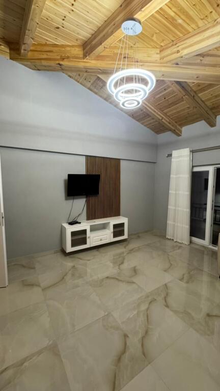 !!!SUPER SHTEPI ME QERA NE FARK!!!