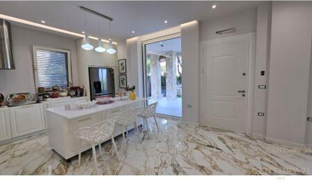 Super Vilë në Vijë të Parë – Kompleksi Lura