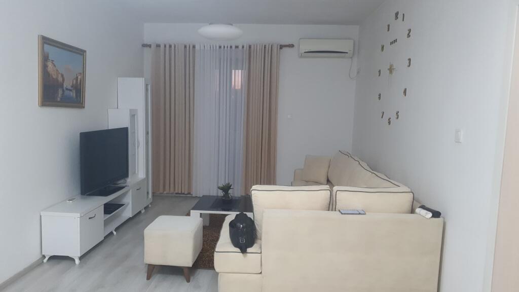 Apartament 2+1+ Kuzhine e vecuar ne Bllok!