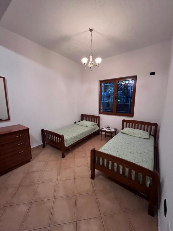 Apartament 2+1 per qira tek Marlin Barleti ne Selite.