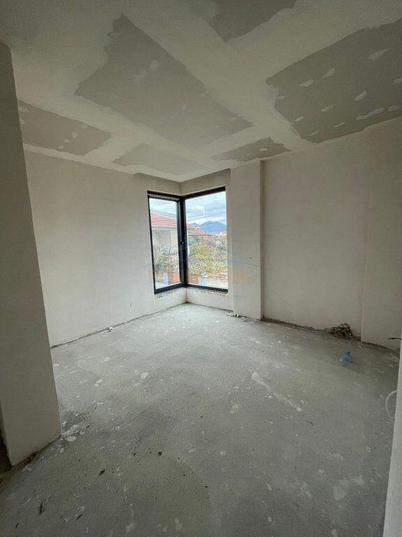 Vile ne shitje ne Farke, Tirane