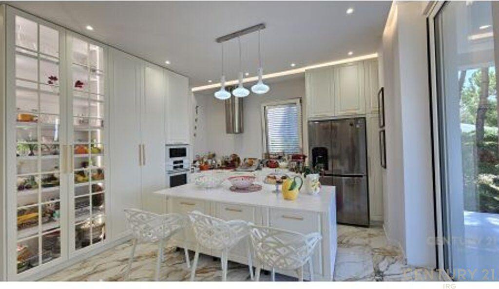 Super Vilë në Vijë të Parë – Kompleksi Lura