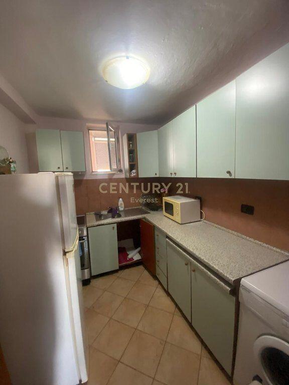 RRUGA E BARIKADAVE, WE RENT 2+1 APARTMENT