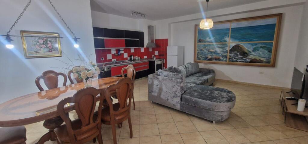 Appartamento 2+1+2 bagni in affitto a 21 Dhjetori