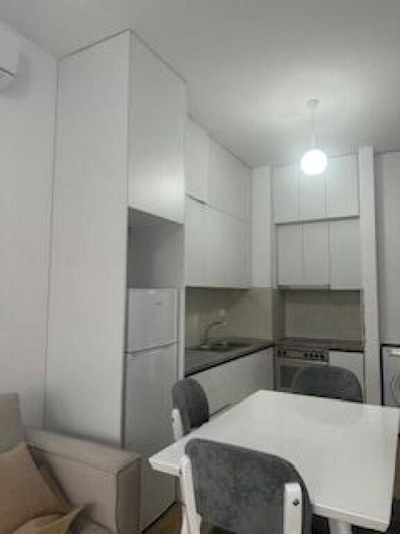 Super apartment 1+1 n Ali Dem I pa banuar me pare