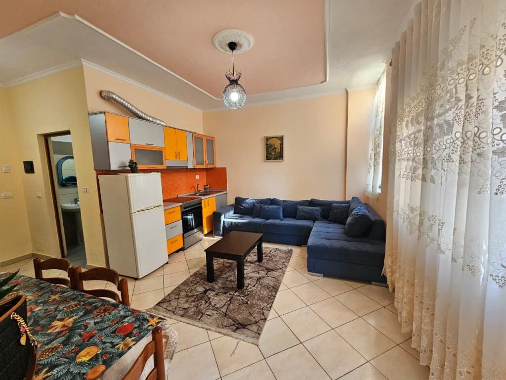 SHITET APARTAMENT 1+1 NË PLAZHIN E GOLEMIT