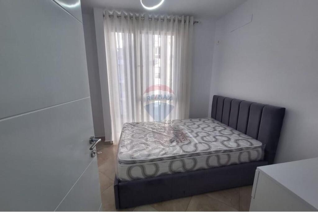 Apartament 2+1 me qera Rr.Barrikadave