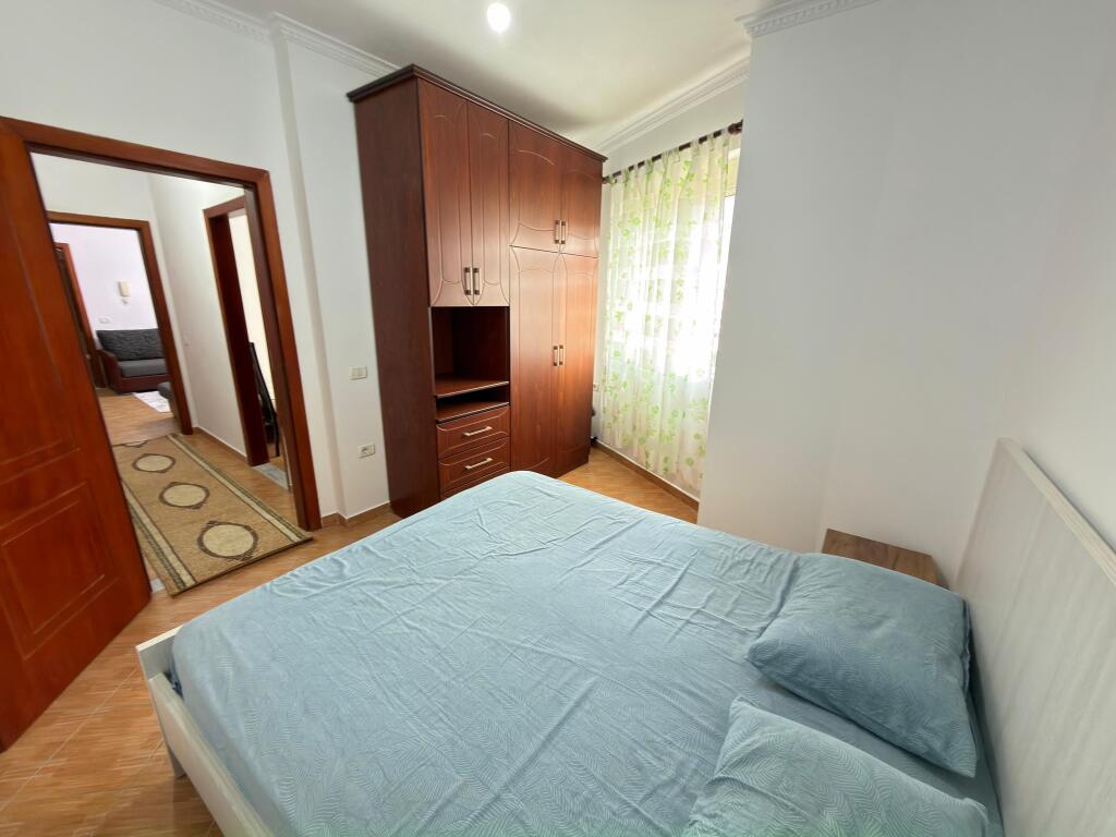 🏡 Jepet me qira Apartament 2+1+2 📍 Fresk, pranë Restorant Deliut – Rruga e Teleferikut💶 Çmimi: 40,000 lekë / muaj