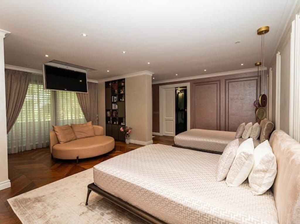 🏰 SUPER VILË LUKSOZE 4 KATËSHE NË ILIRIA PLAZH DURRËS