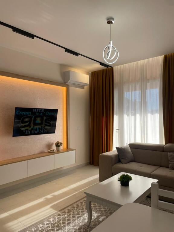 🏡 APARTAMENT ME QERA 1+1 – QENDER  Pranvera, Durrës