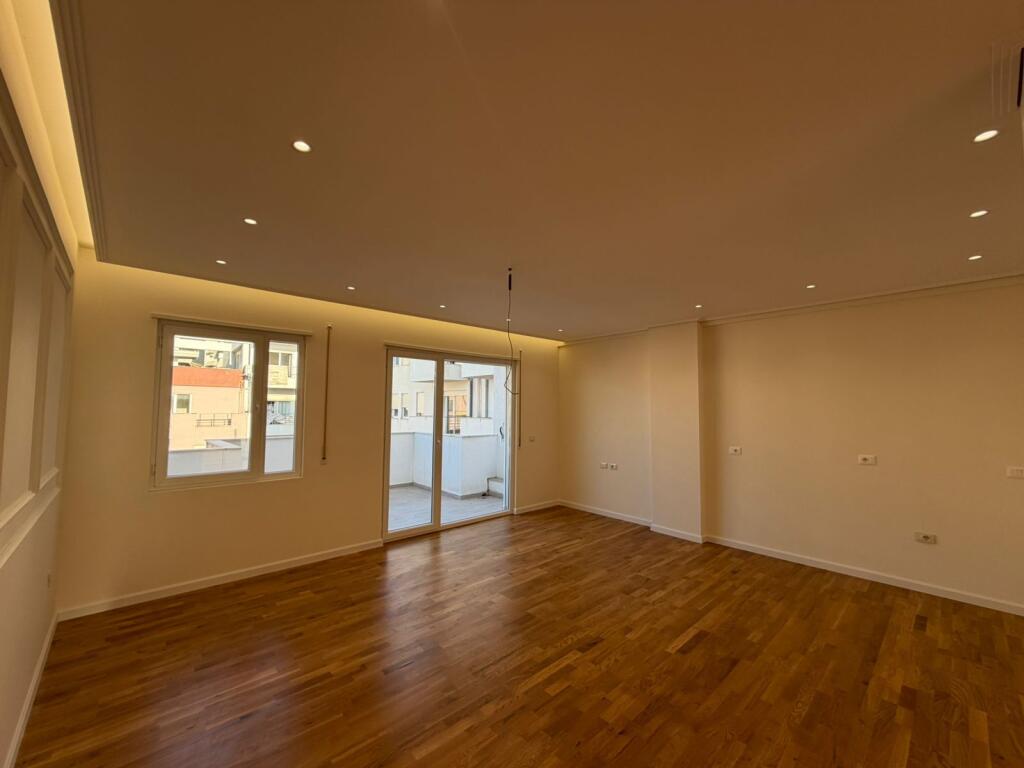 Apartment 2+1 for sale in Shkoze