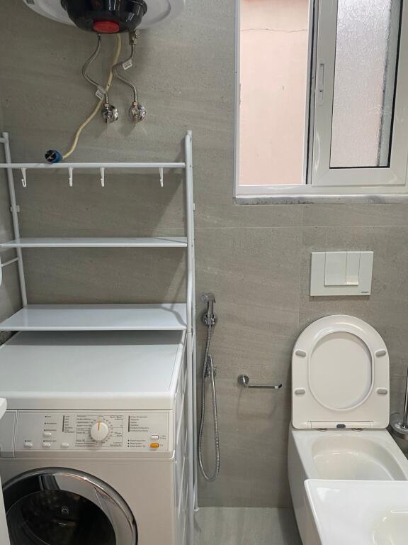 Affittasi 1° piano di una villa      ID   13938        