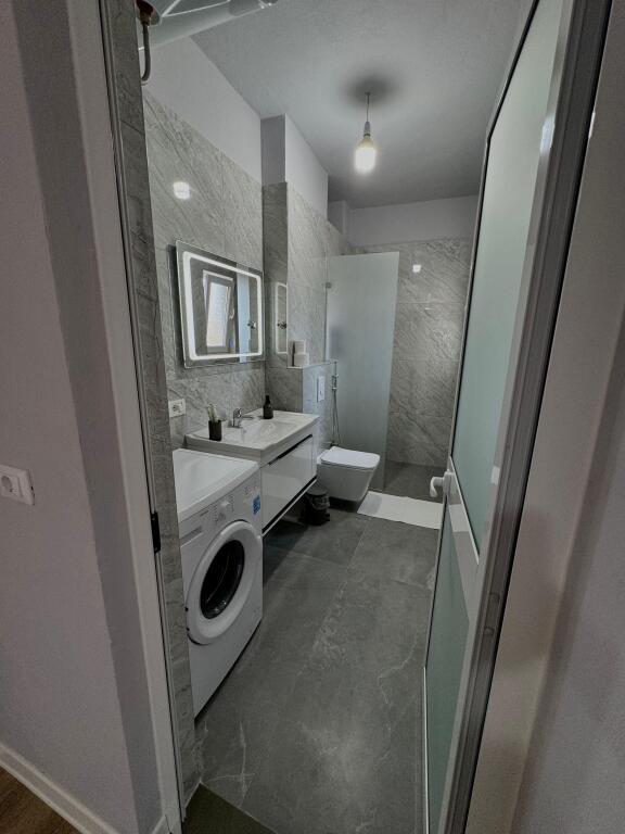 Appartamento 2+1, Don Bosko!