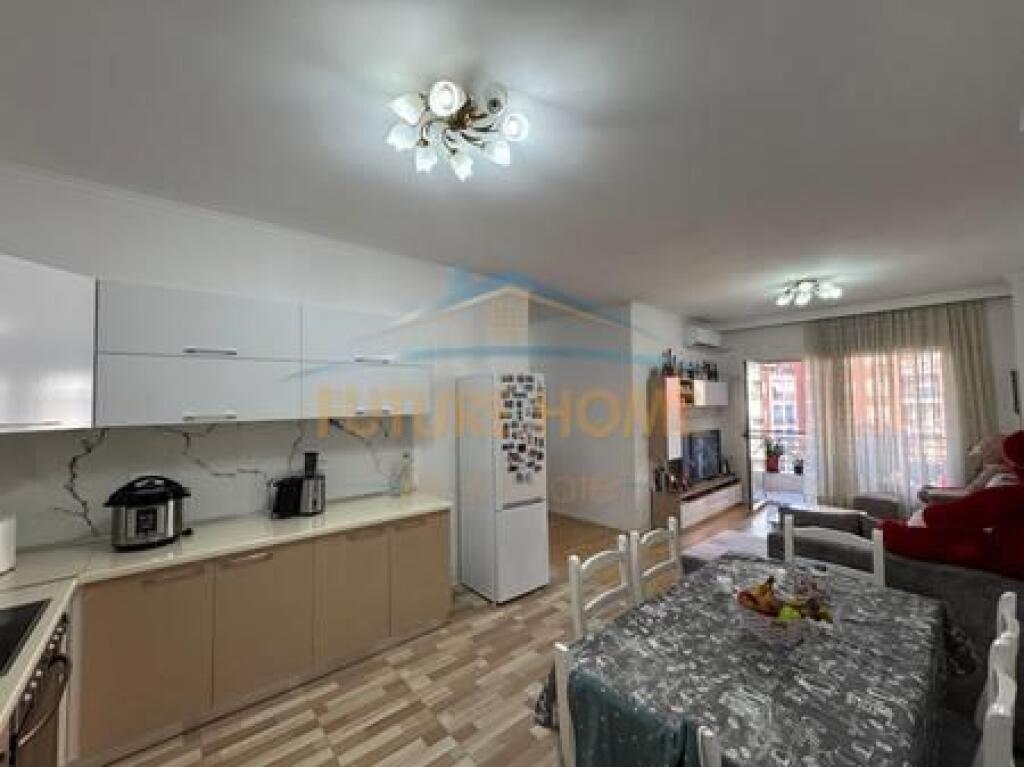 Shitet, Apartament 2+1+2, Don Bosko, Tiranë