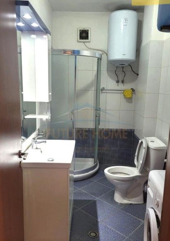 Shitet, Apartament 1+1, Komuna e Parisit