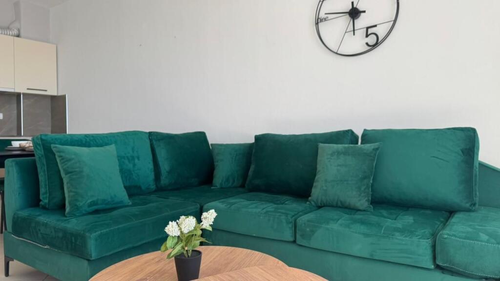 JEPET ME QERA SUPER APARTAMENT NE PLAZH