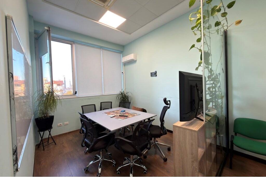 Zyre per qira, Rruga e Kavajes!