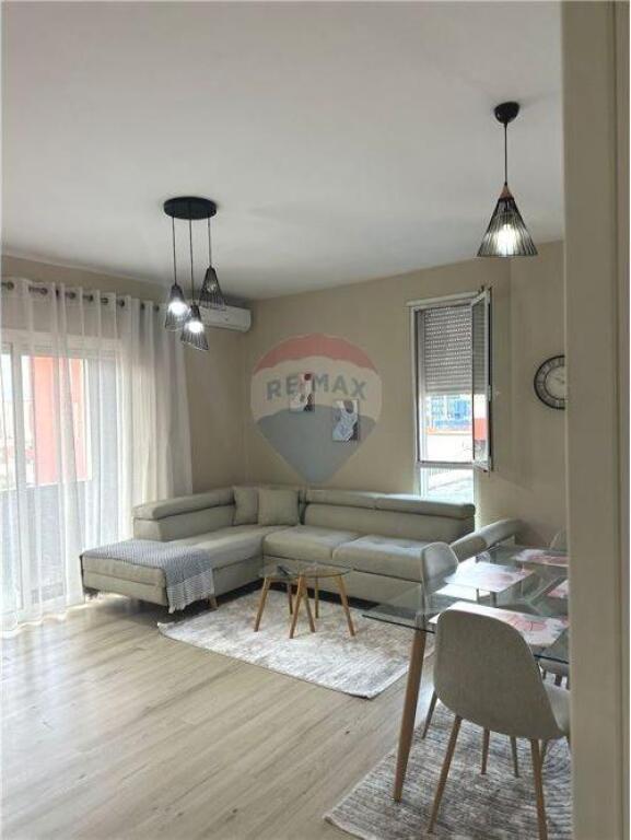 Apartment 2+1, Amerikam 3