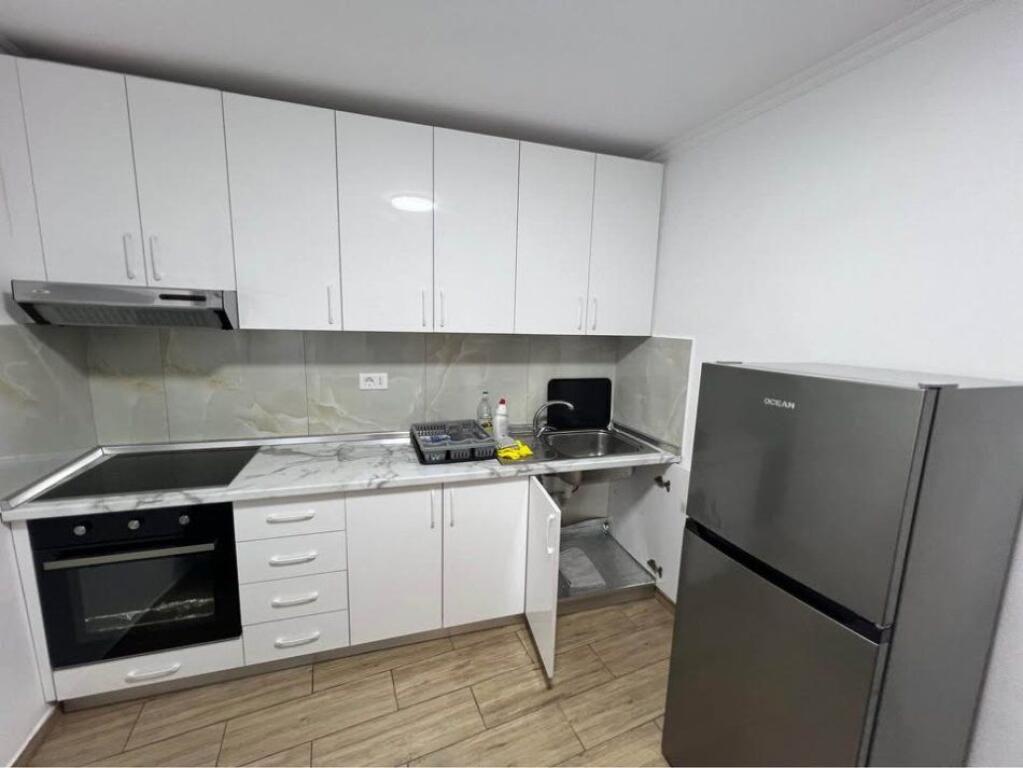 APARTAMENT ME QERA 1+1 RRUGA E BARRIKADAVE 55.000 LEKE