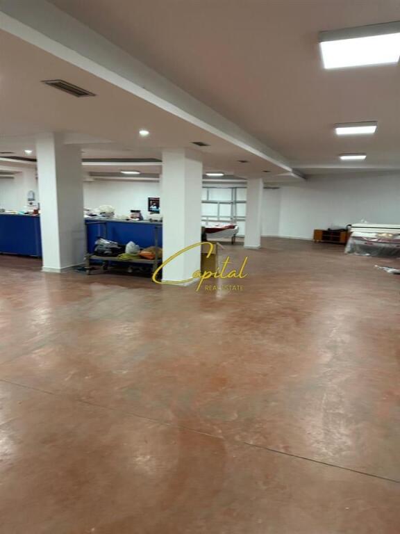 LOCALE COMMERCIALE IN AFFITTO 450 M2 VIA JORDAN MISJA 2.800 EURO