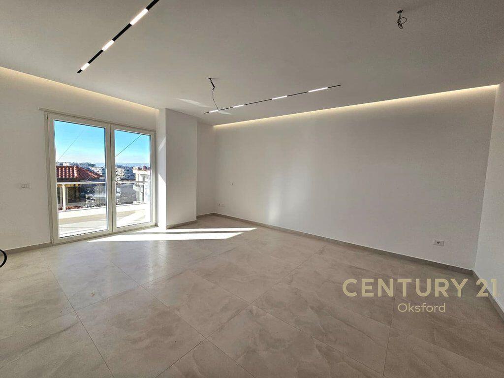 FRESKU – VENDESI APPARTAMENTO 2+1+2 AMPIO, COMPLETAMENTE RINNOVATO CON MATERIALI DI QUALITÀ