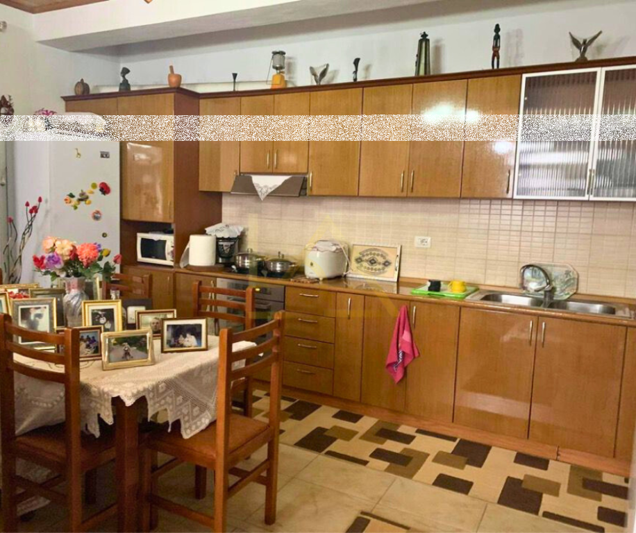 Shitet Vilë  Biznesi – Durrës