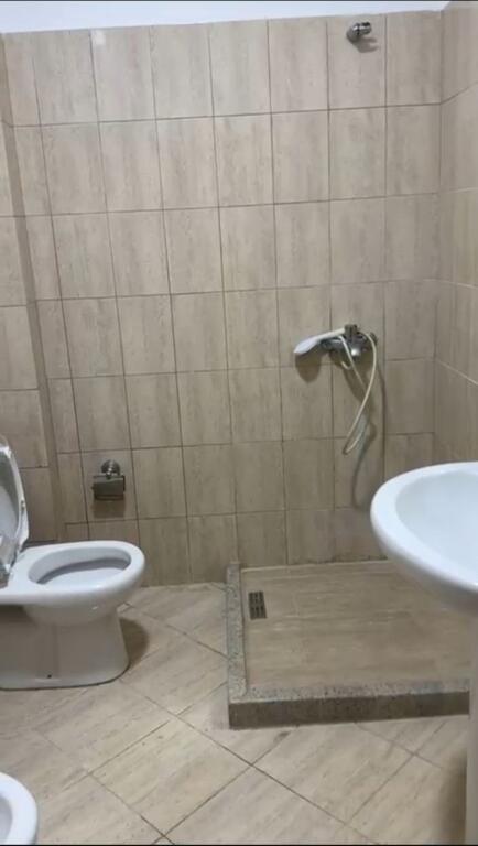 🏢Yzberisht,prane Pasticeri Nela 6jepet me qera apartament 1+1 i mobiluar 40,000Leke