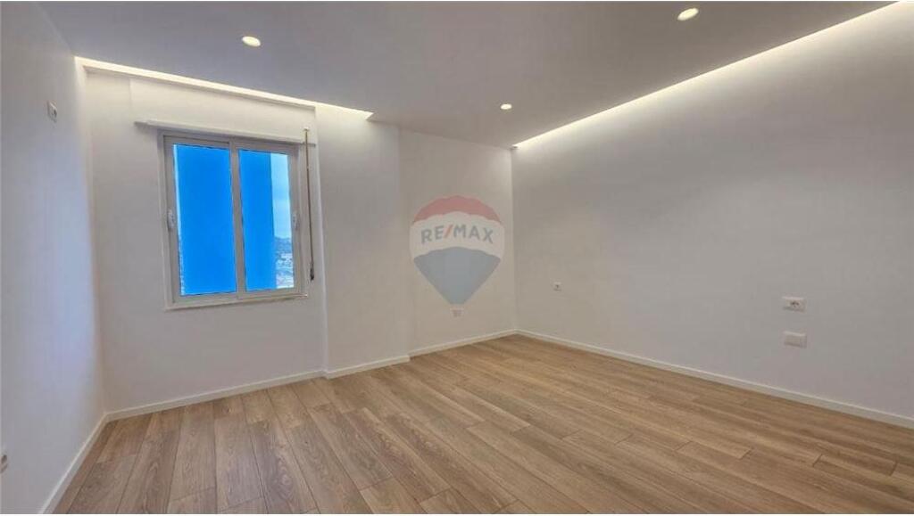 Apartament 2+1+2 për Shitje