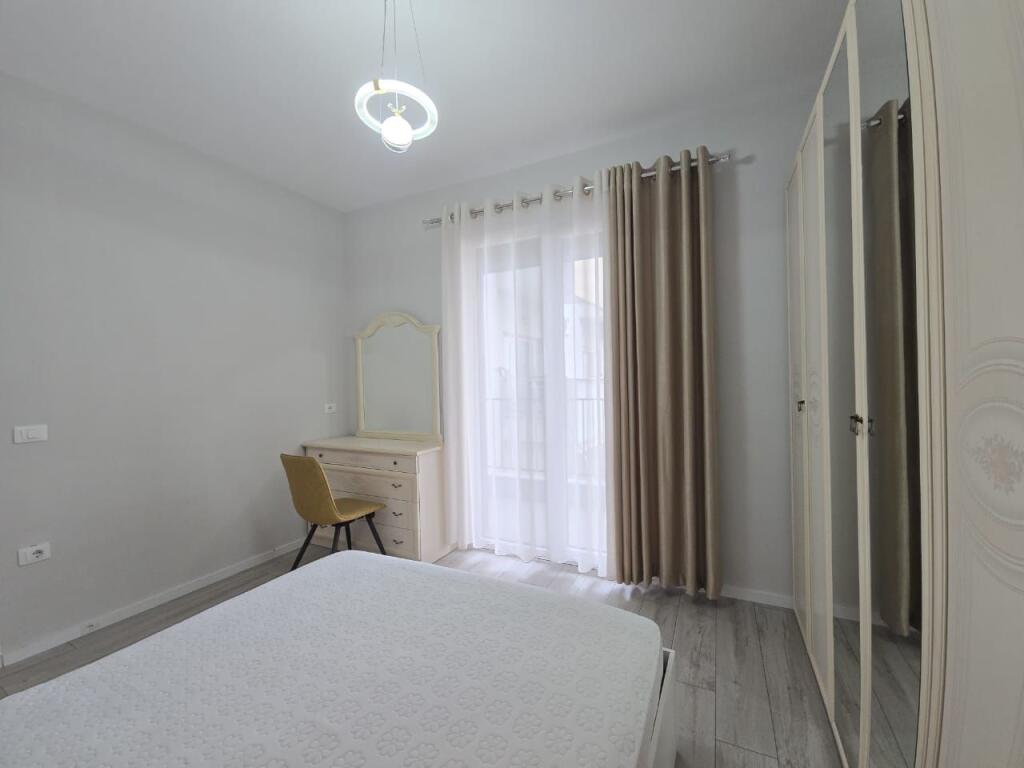 Apartment 1+1 for rent at Komun e Parisit.