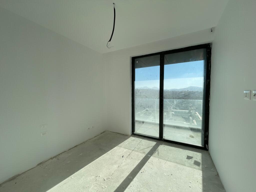 Jepet me QIRA ambiente Zyrash në zonën më ELITARE në TIRANË pranë Stadiumit "Air Albania"