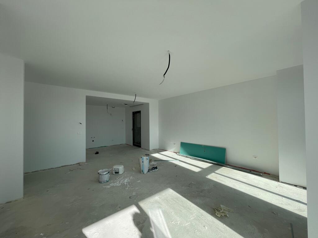 Jepet me QIRA ambiente Zyrash në zonën më ELITARE në TIRANË pranë Stadiumit "Air Albania"