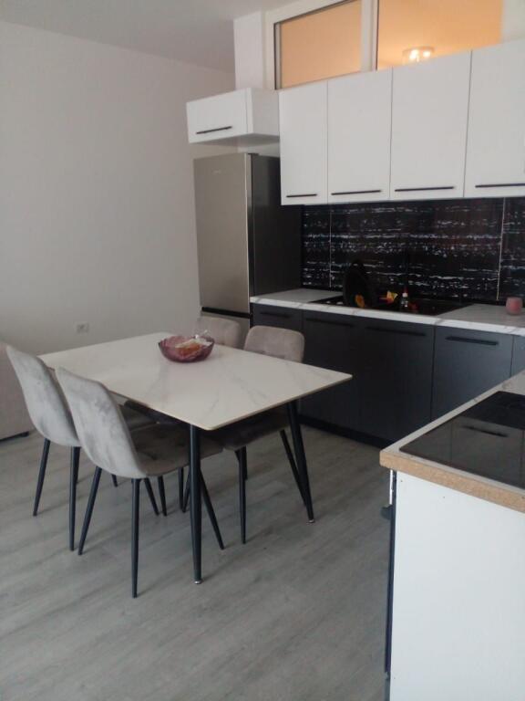 Casa in affitto, nel Pallat i Ri 2+1      ID   13222