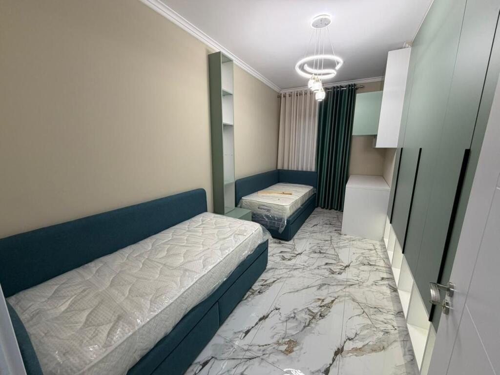 🏡 Jepet me qira apartament 2+1+2  + parking 📍 Rruga 5 Maji, Tiranë