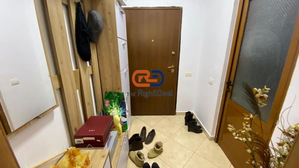 Ne Fresk ,Shitet Apartament 2+1+2 Me Verande!!