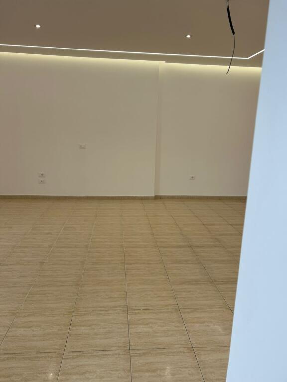 2+1 Apartment on Elbasan Street 190 m2!