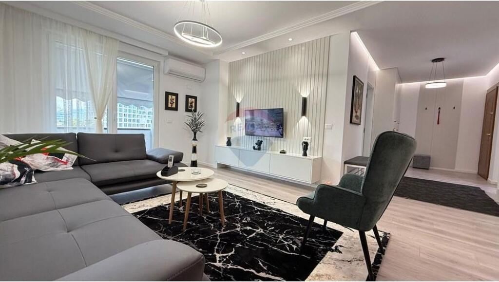 Apartament luksoz per qira Liceu Artistik!