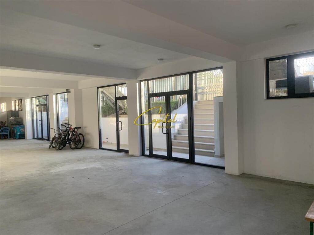 AMBIENT BIZNESI ME QERA 280 M2 DON BOSKO 2000 EURO