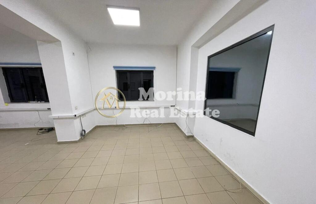 Affitto | Locale Commerciale | Pazari Ri | 800 €/mese