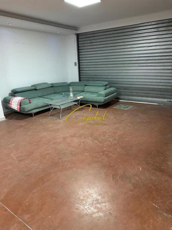 LOCALE COMMERCIALE IN AFFITTO 450 M2 VIA JORDAN MISJA 2.800 EURO