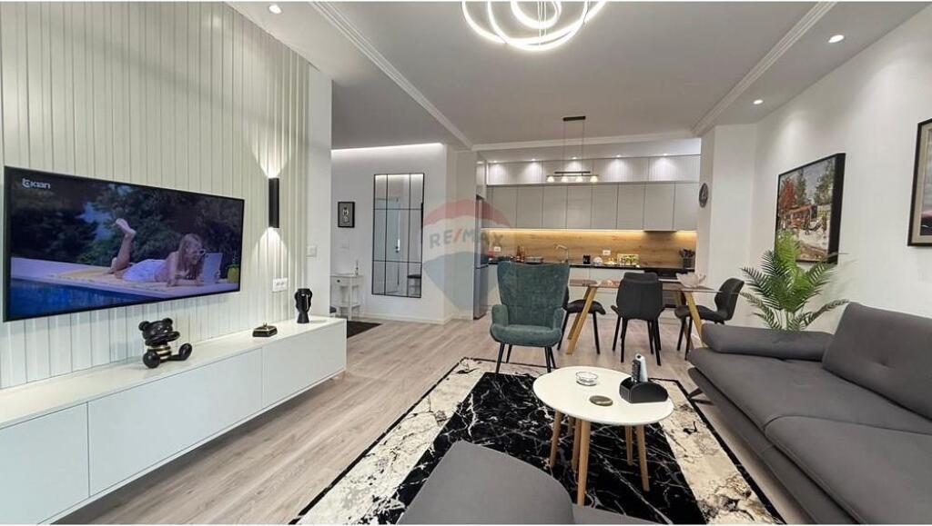 Apartament luksoz per qira Liceu Artistik!