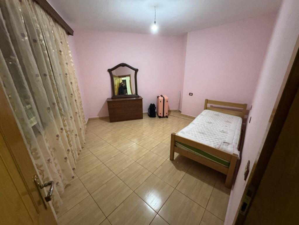 Rent, Private Entrance 2+1+2blk, Xhamlliku 450 Euro/Month