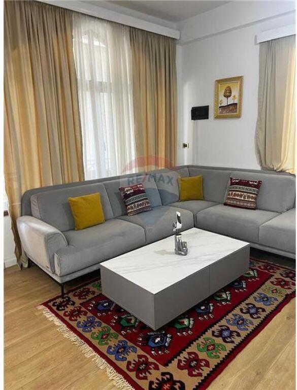 Hotel 3-Katësh per Qera